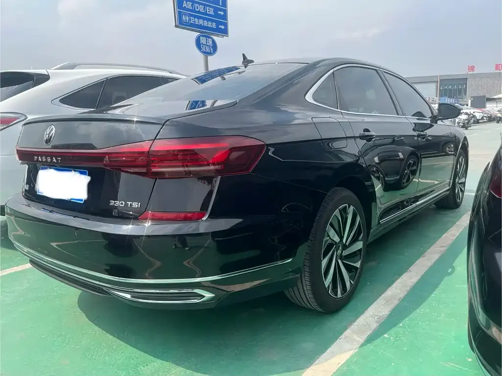 Volkswagen Passat — фото 2