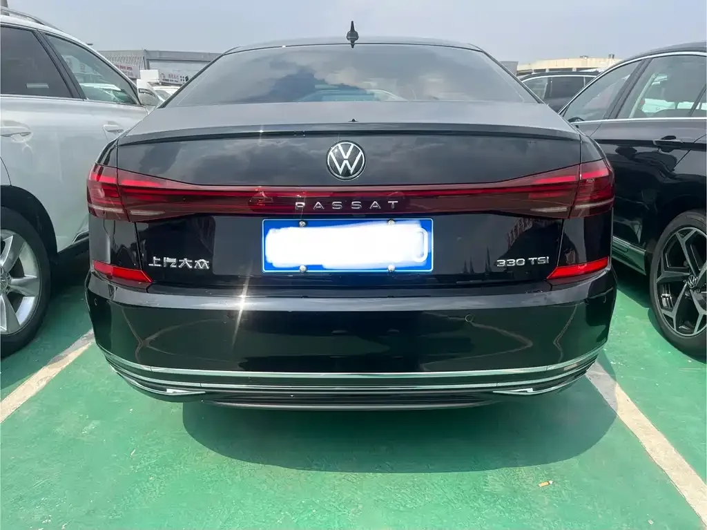 Volkswagen Passat — фото 5
