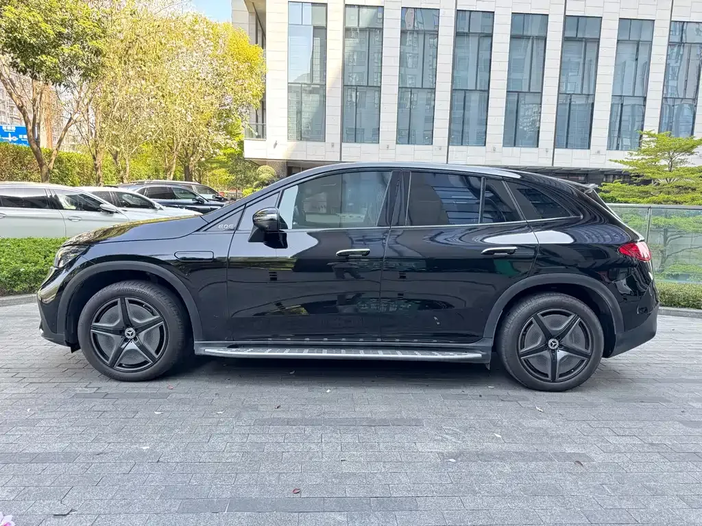 Mercedes-Benz EQE SUV 2023 из CN, фото 10
