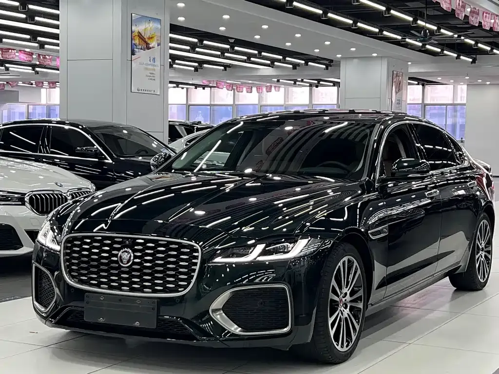 Jaguar XFL — фото 1