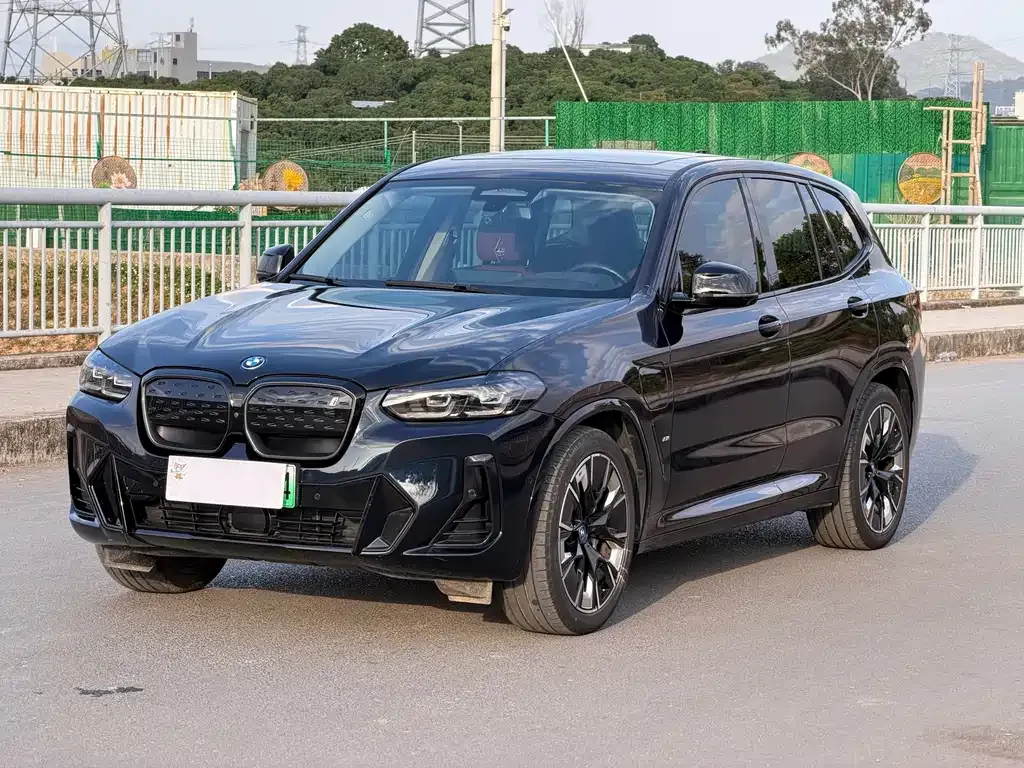 BMW iX3