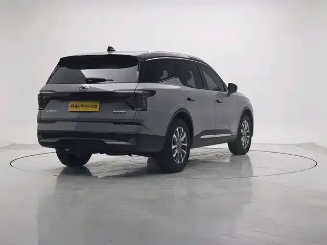 Ford Edge — фото 9