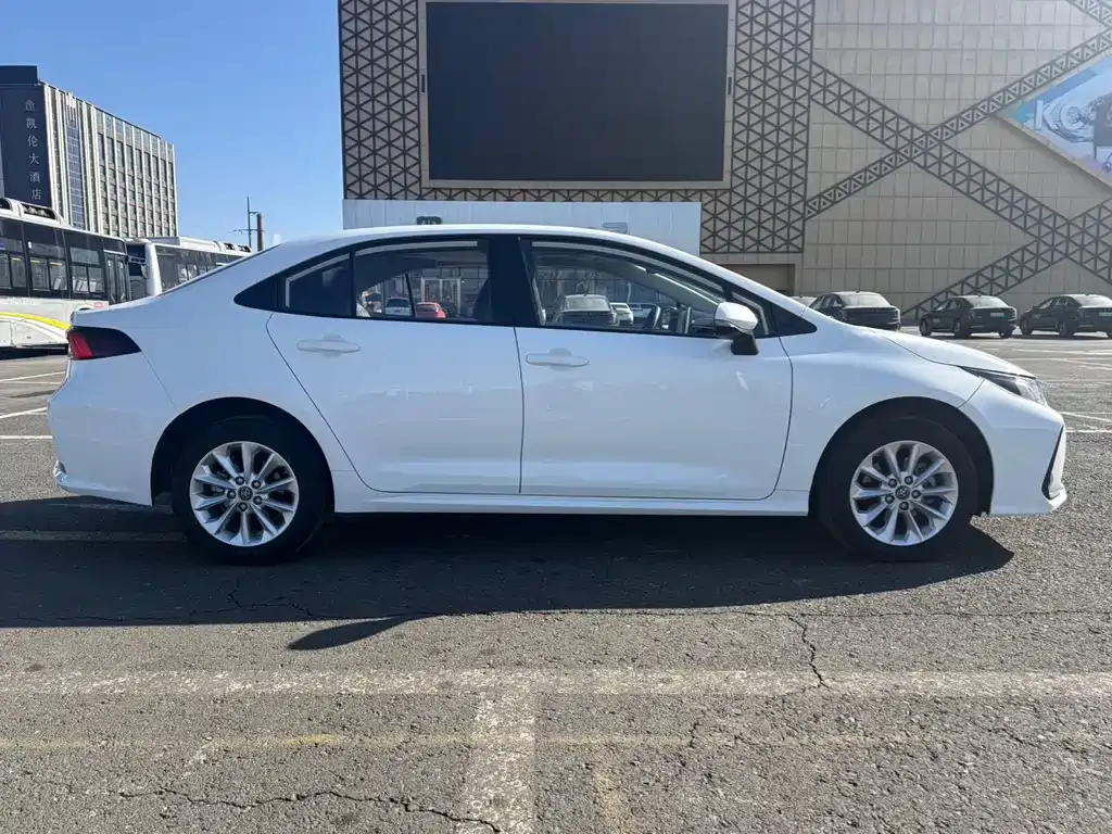 Toyota Corolla 2022 из CN, фото 8