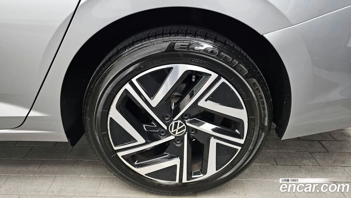 Volkswagen Jetta — фото 10