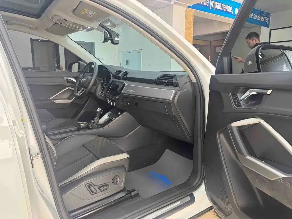 Audi Q3 2021 из CN, фото 7