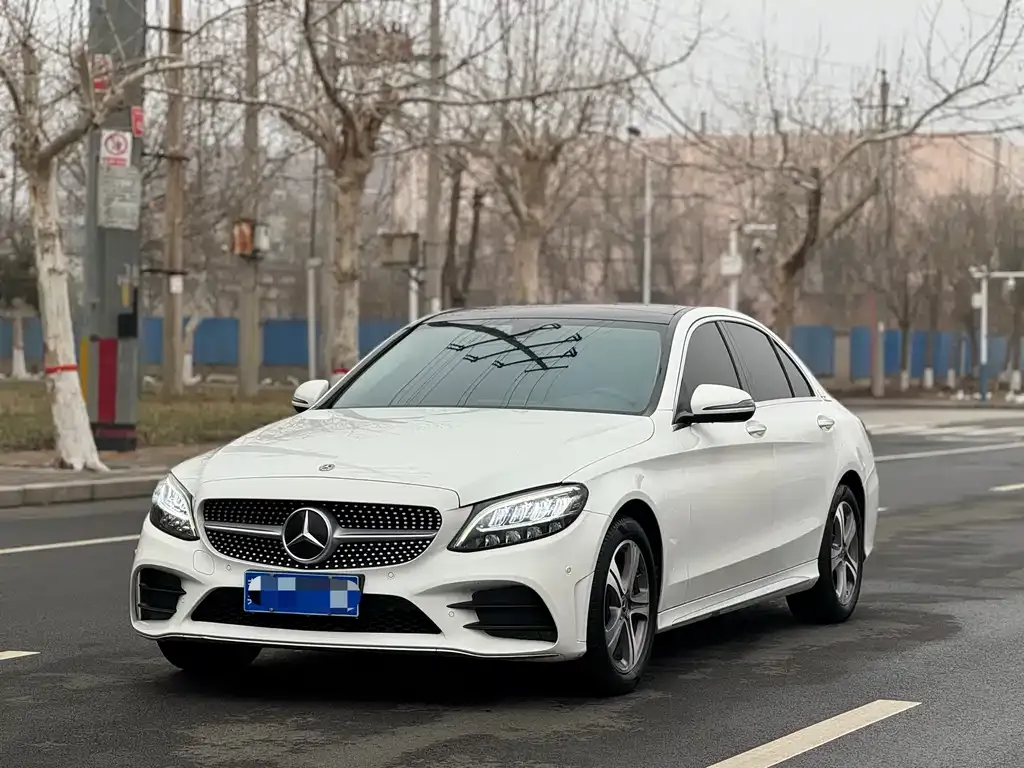 Mercedes-Benz C-Class — фото 1