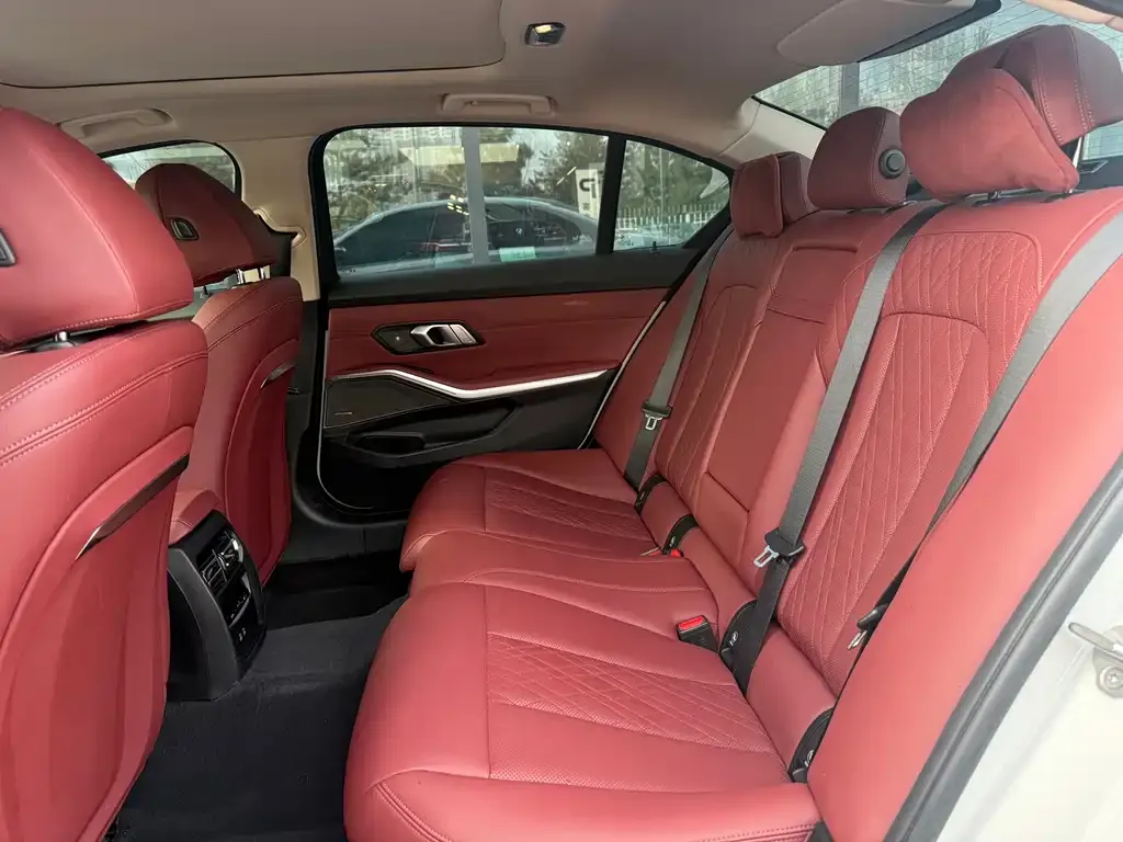 BMW 3 Series 2024 из CN, фото 4