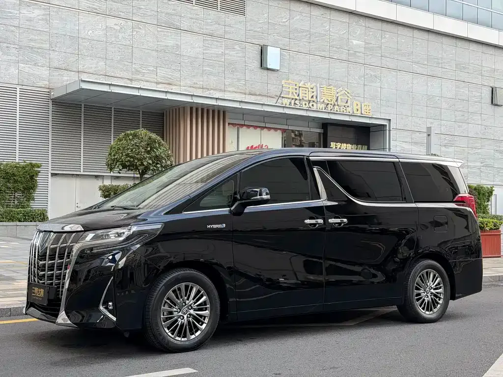 Toyota Alphard 2023 из CN, фото 1