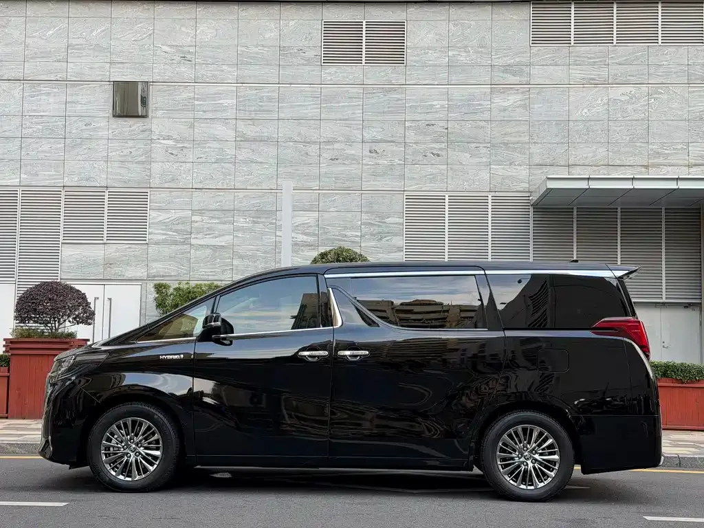 Toyota Alphard 2023 из CN, фото 5