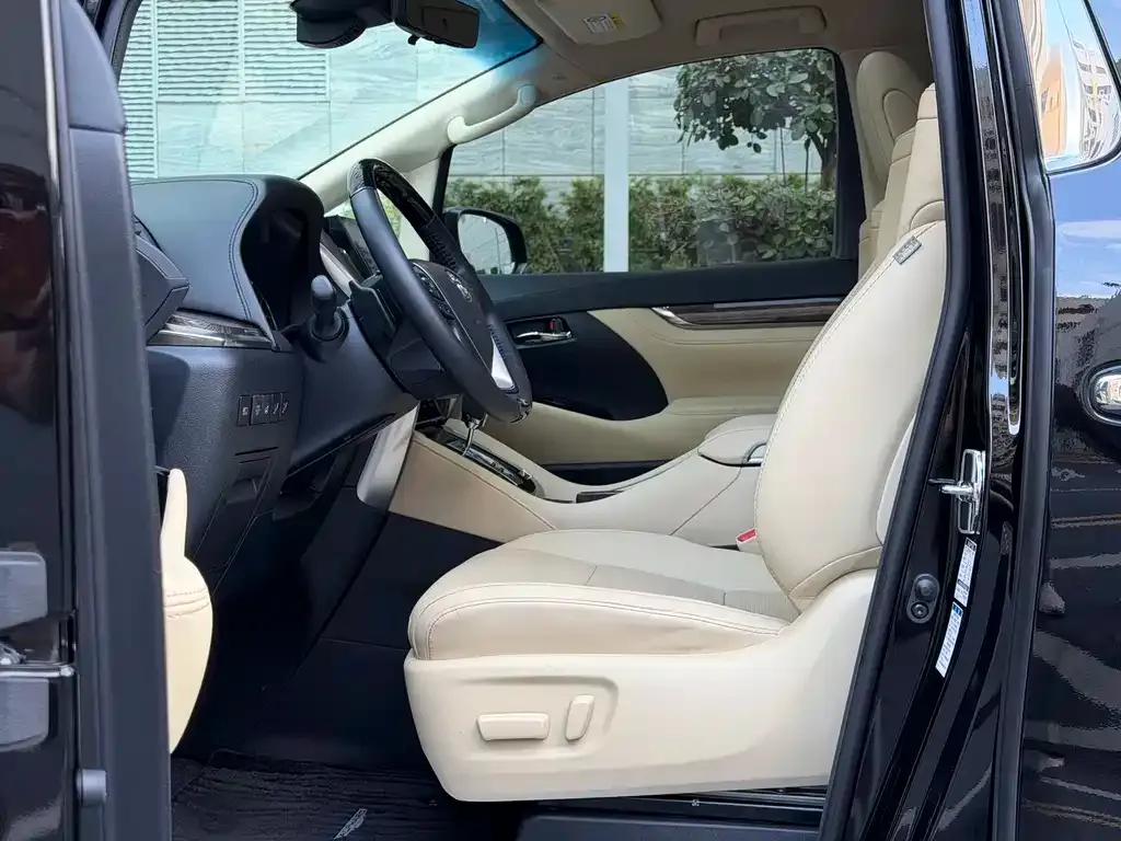 Toyota Alphard 2023 из CN, фото 9