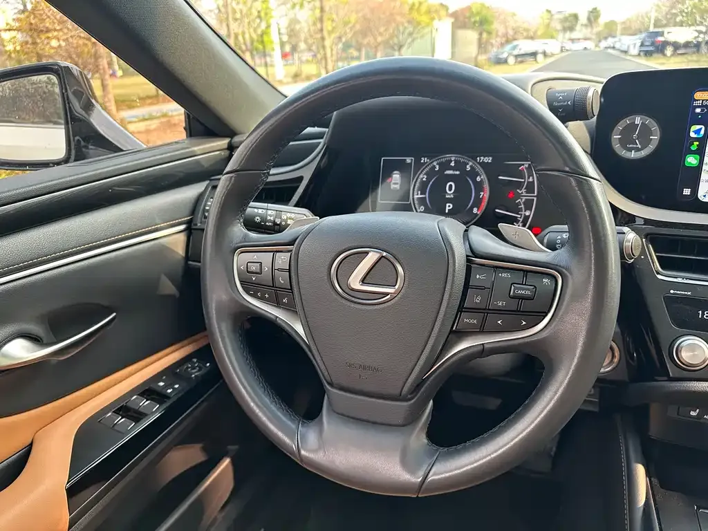 Lexus ES — фото 4