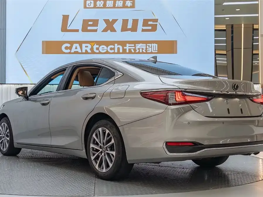 Lexus ES — фото 4