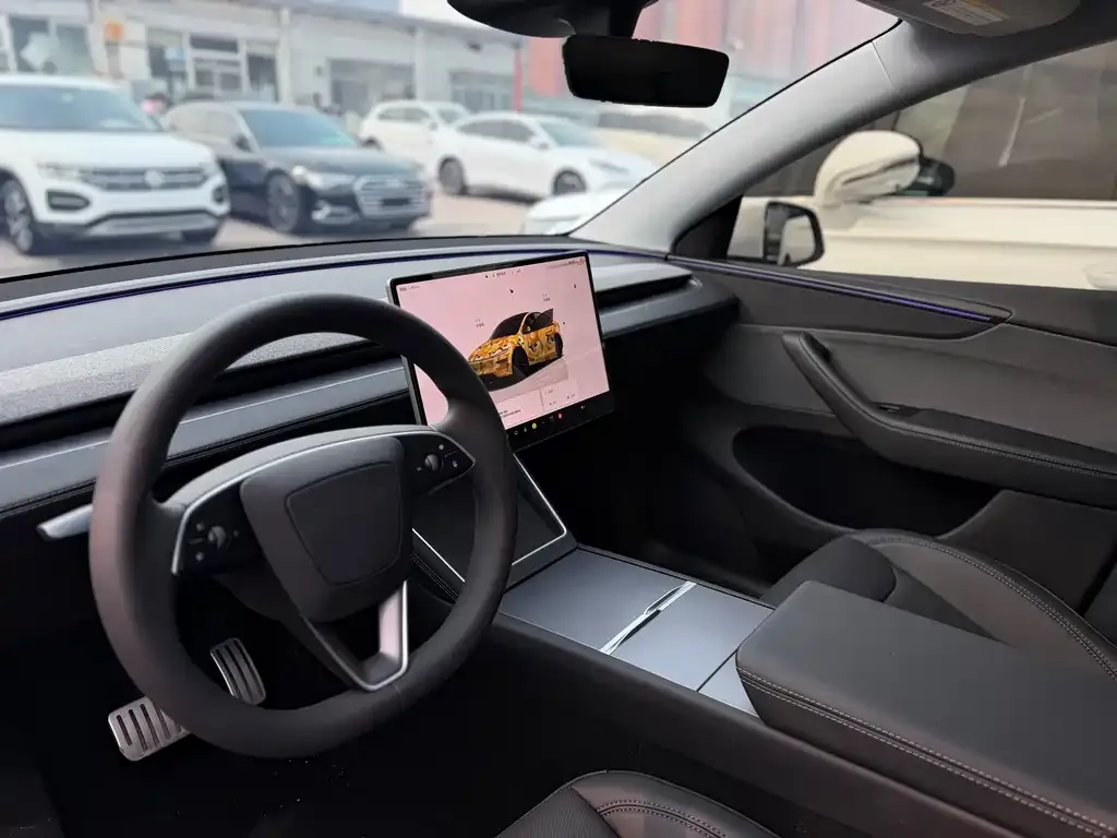Tesla Model Y — фото 3