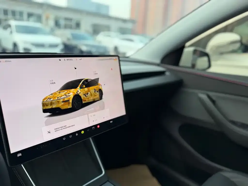 Tesla Model Y — фото 8
