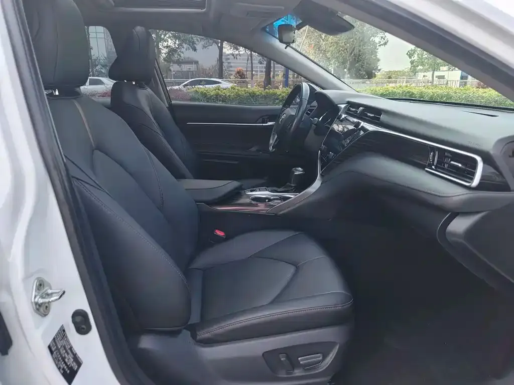 Toyota Camry 2021 из CN, фото 7