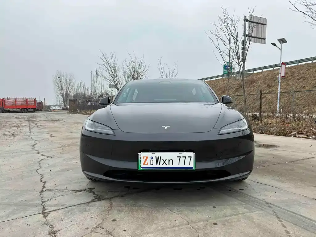 Tesla Model 3 — фото 8