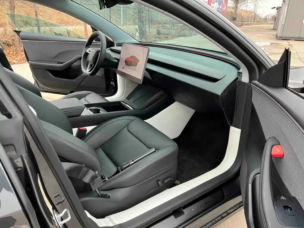 Tesla Model 3 — фото 6