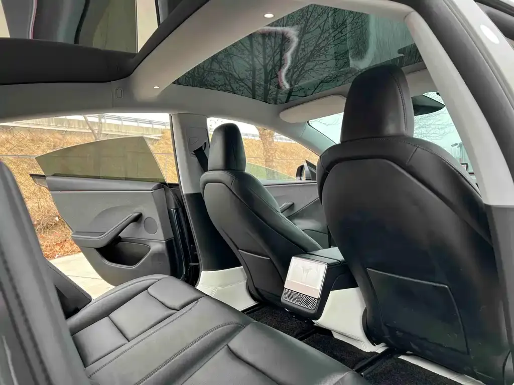 Tesla Model 3 — фото 4