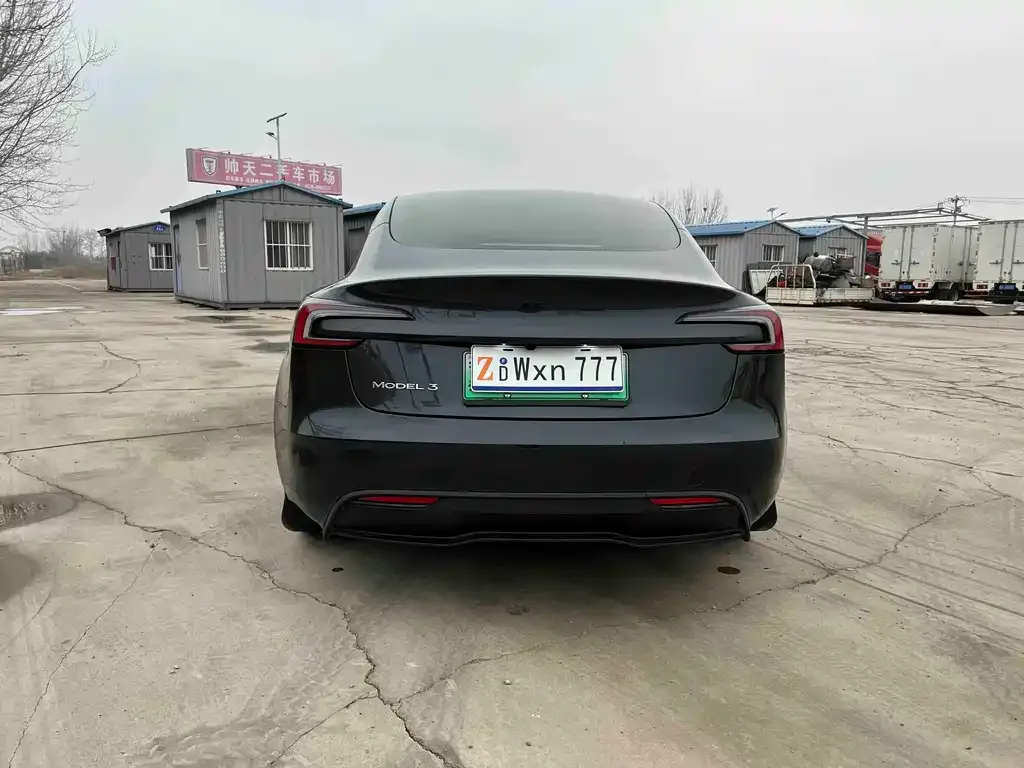 Tesla Model 3 — фото 3
