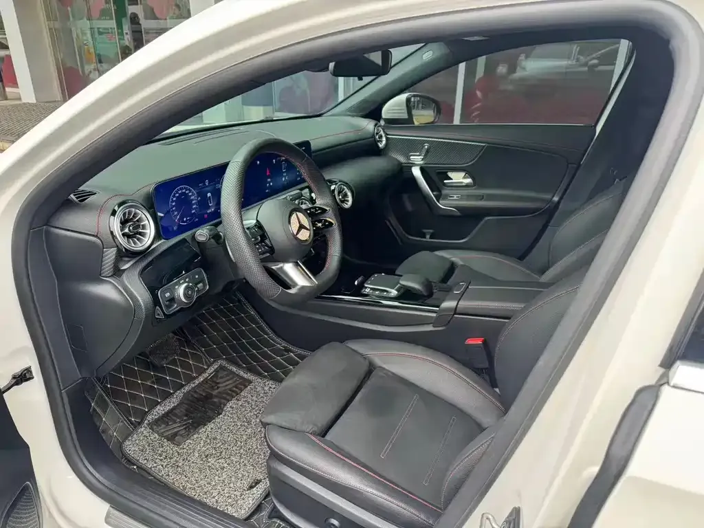 Mercedes-Benz A-Class 2024 из CN, фото 4