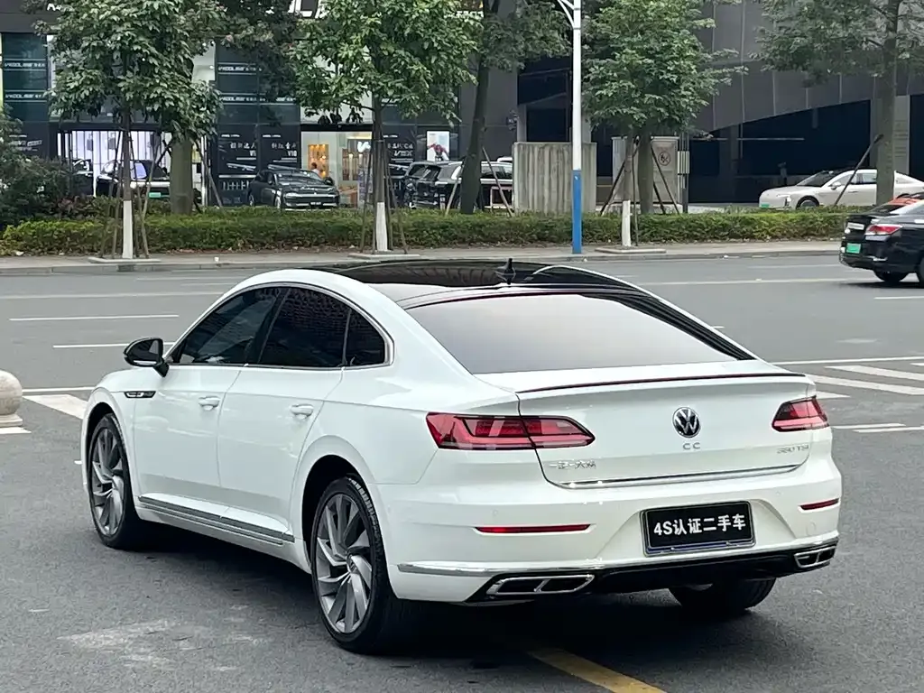Volkswagen CC 2022 из CN, фото 8
