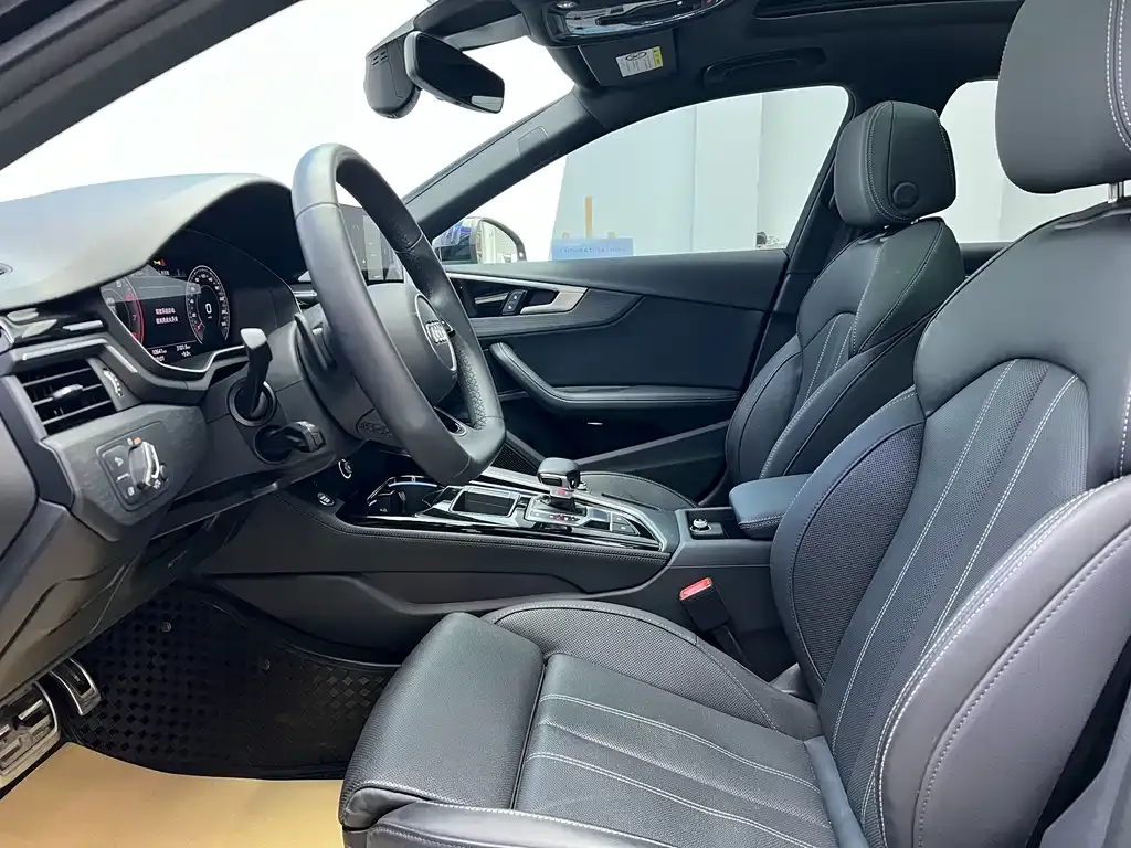 Audi A4L 2024 из CN, фото 4