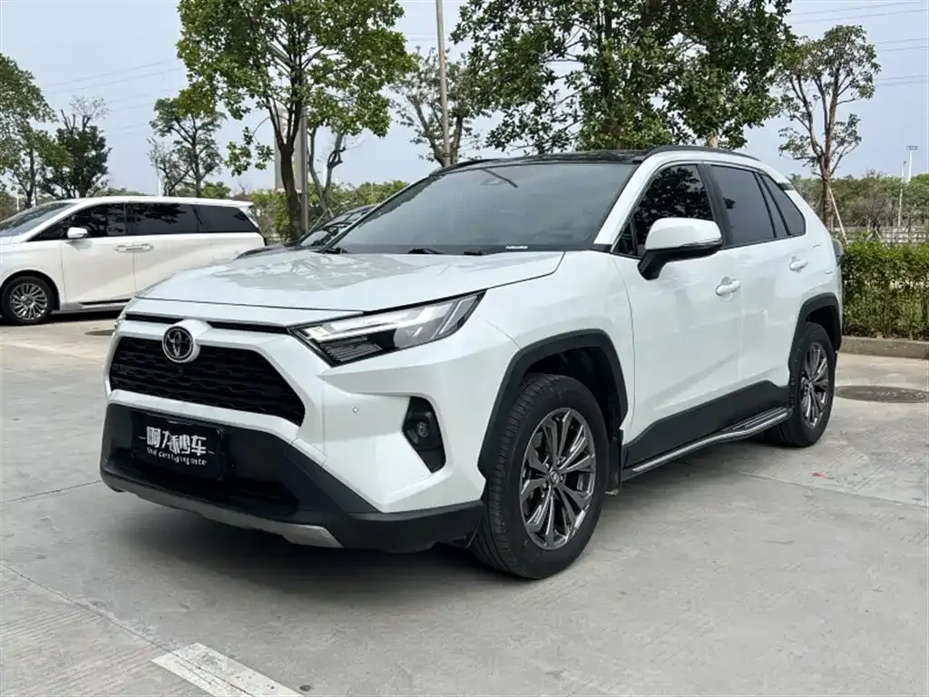 Toyota RAV4 2024 из CN, фото 1