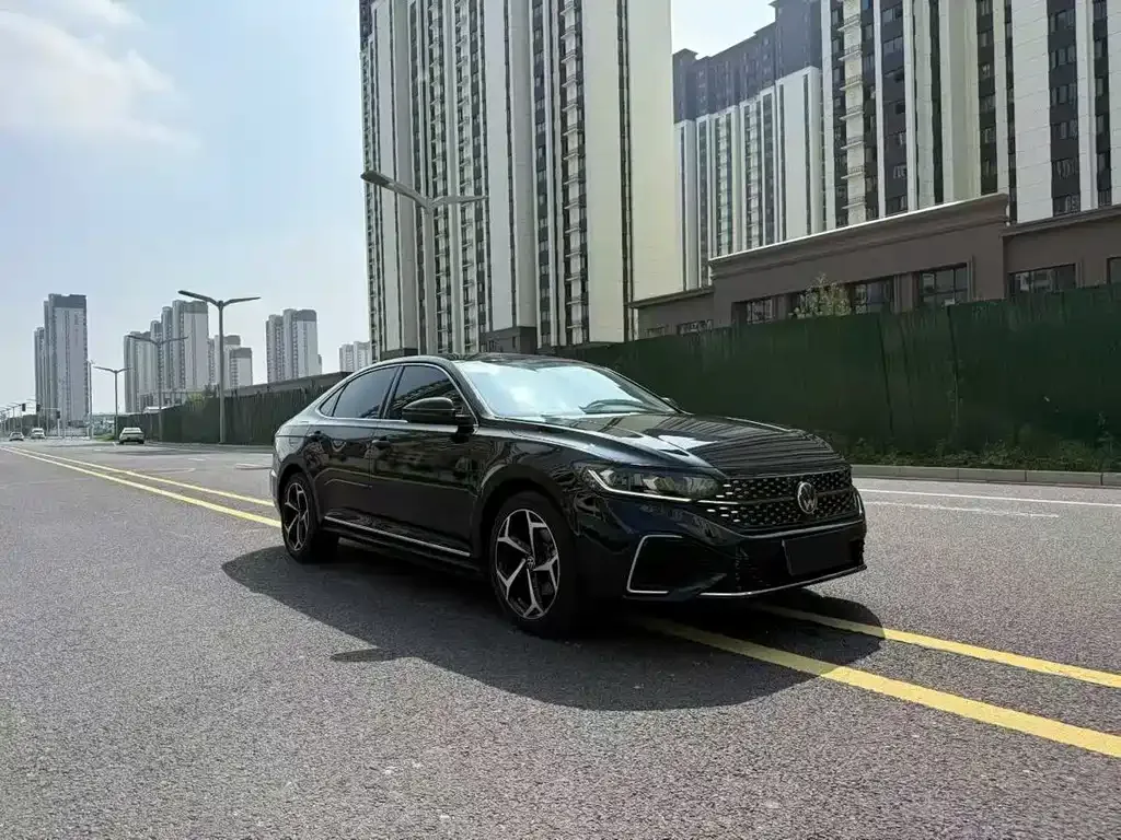 Volkswagen Passat 2023 из CN, фото 1