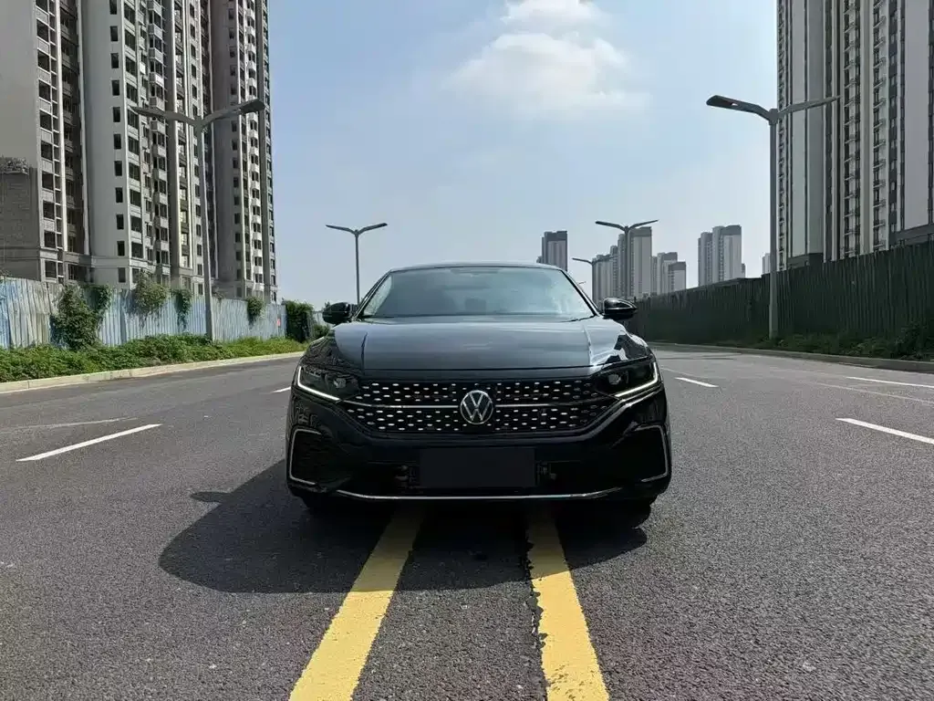 Volkswagen Passat 2023 из CN, фото 5
