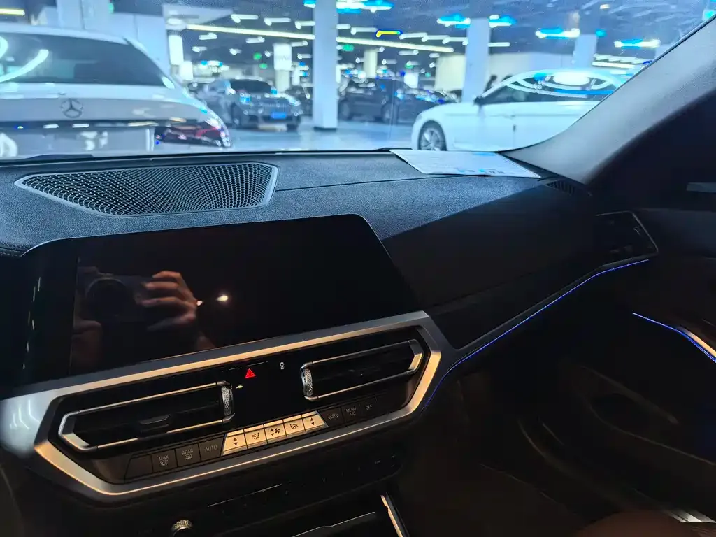 BMW 3 Series 2021 из CN, фото 9
