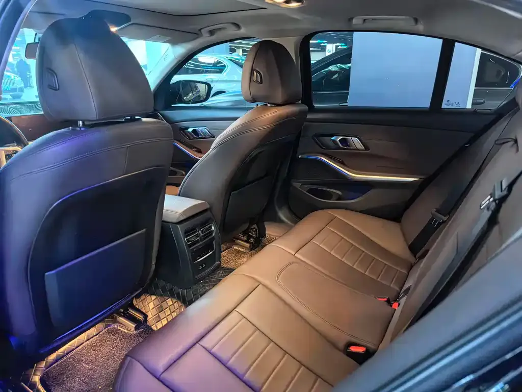 BMW 3 Series 2021 из CN, фото 8
