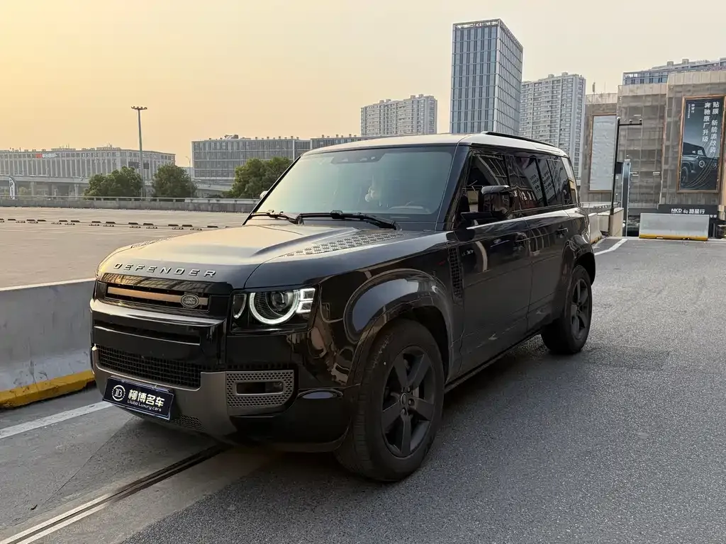 Land Rover Defender — фото 1