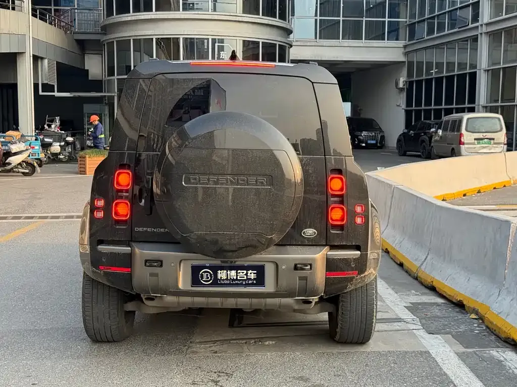 Land Rover Defender — фото 6