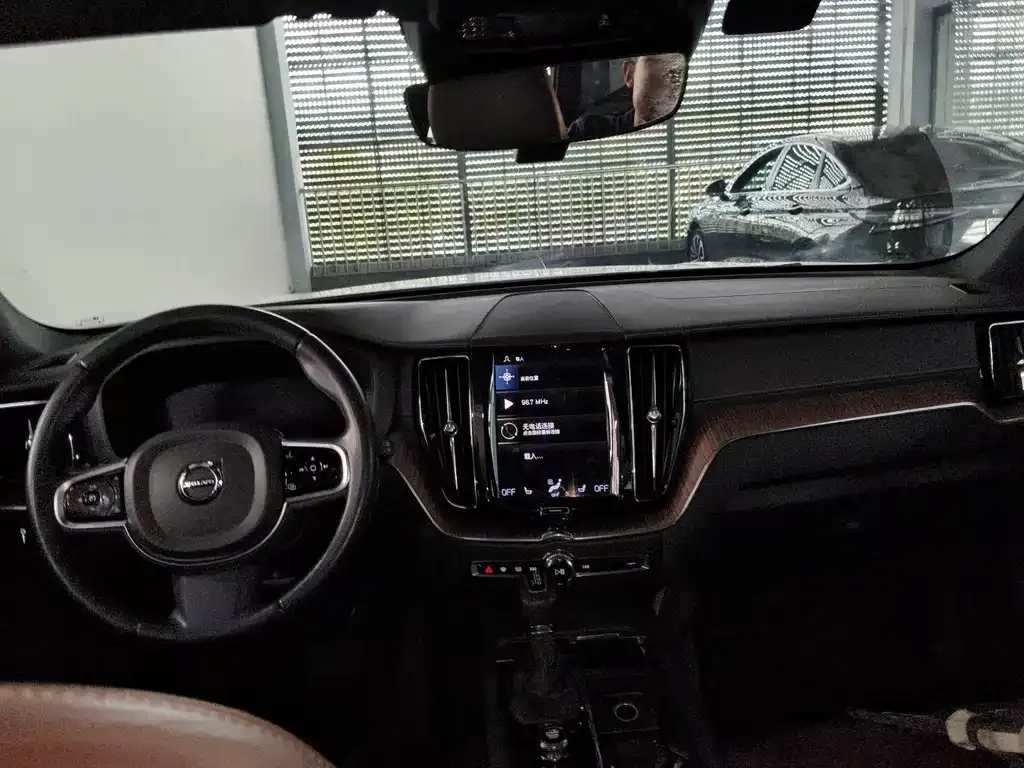 Volvo XC60 2021 из CN, фото 9