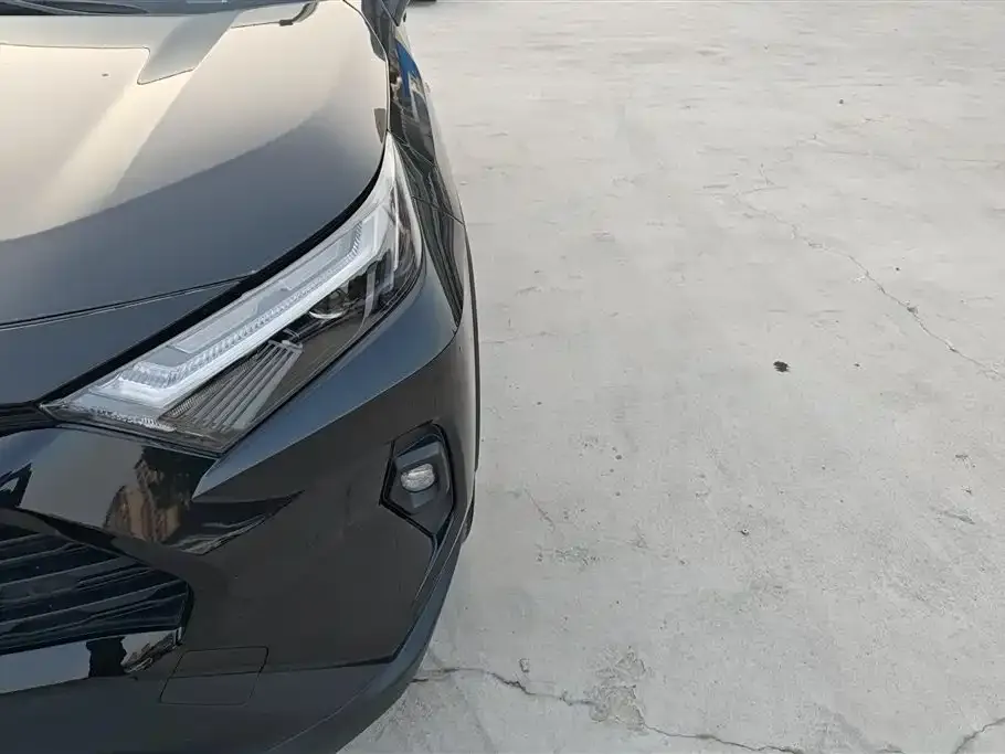 Toyota RAV4 — фото 10