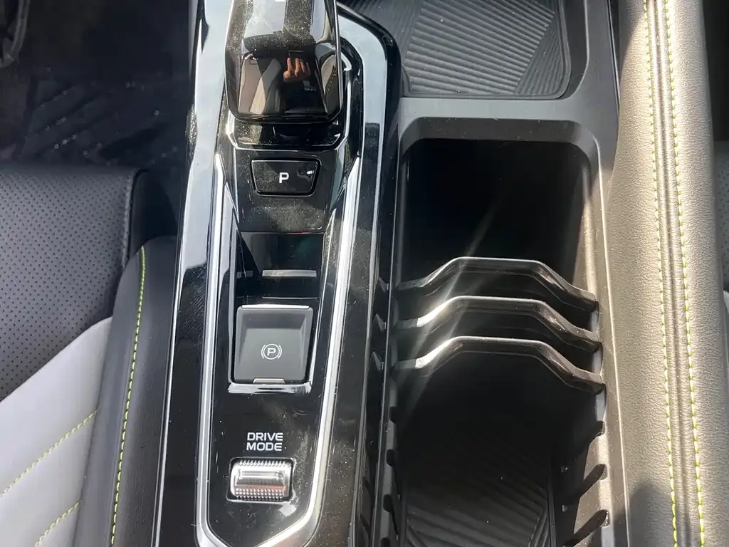 Geely Binyue — фото 10