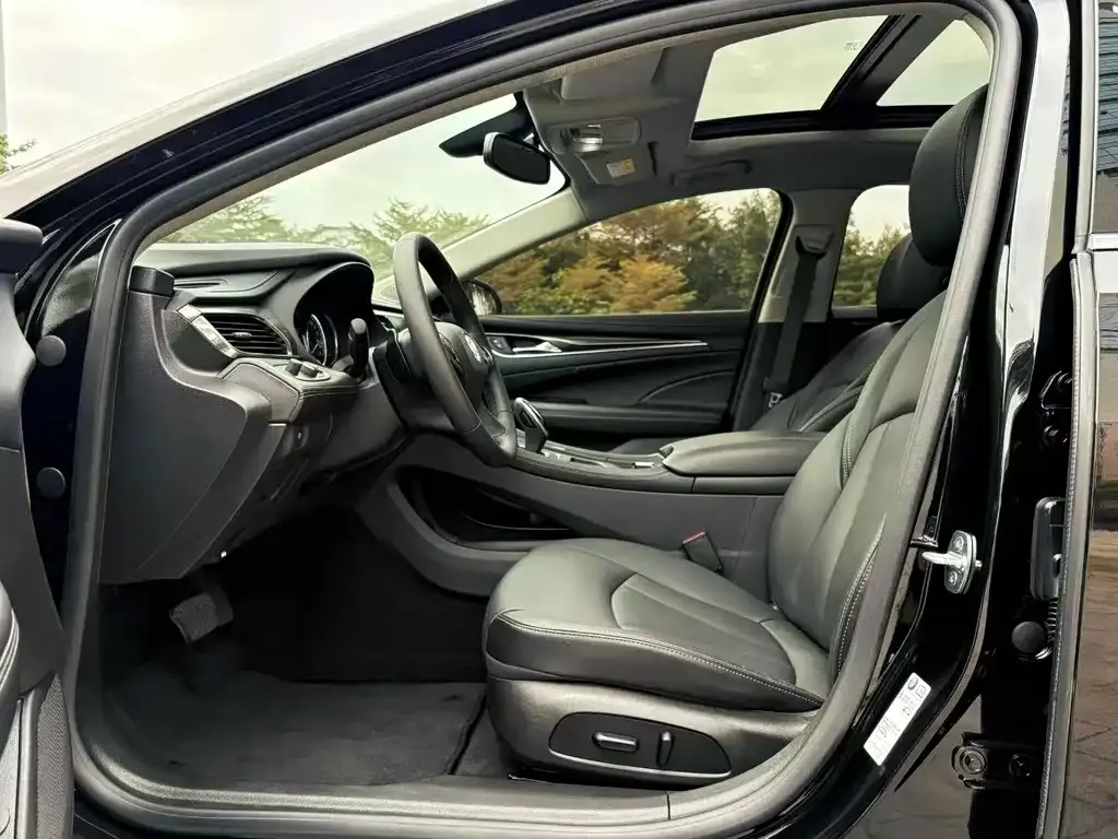 Buick LaCrosse 2022 из CN, фото 2