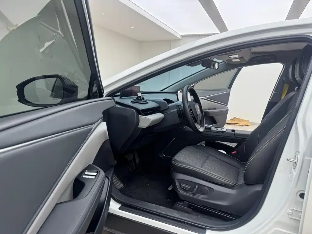 Toyota bZ5 2025 из CN, фото 8