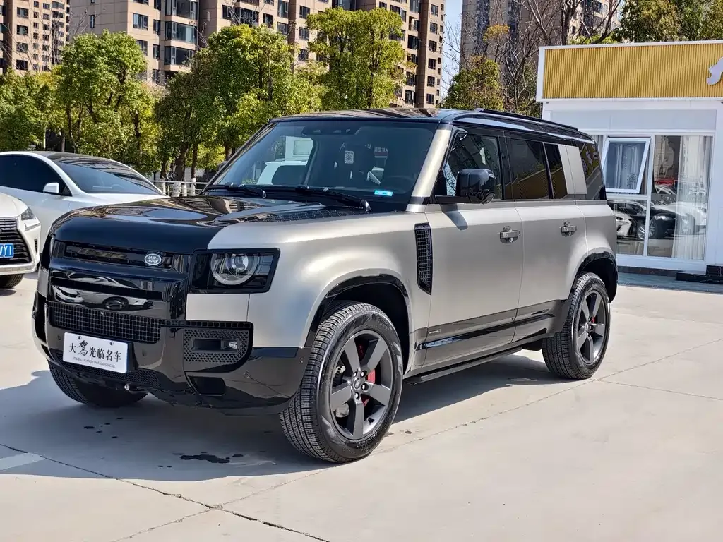 Land Rover Defender — фото 1