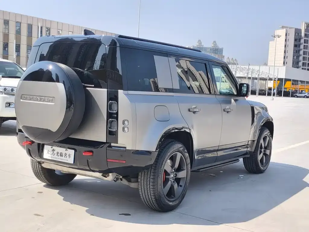 Land Rover Defender — фото 6