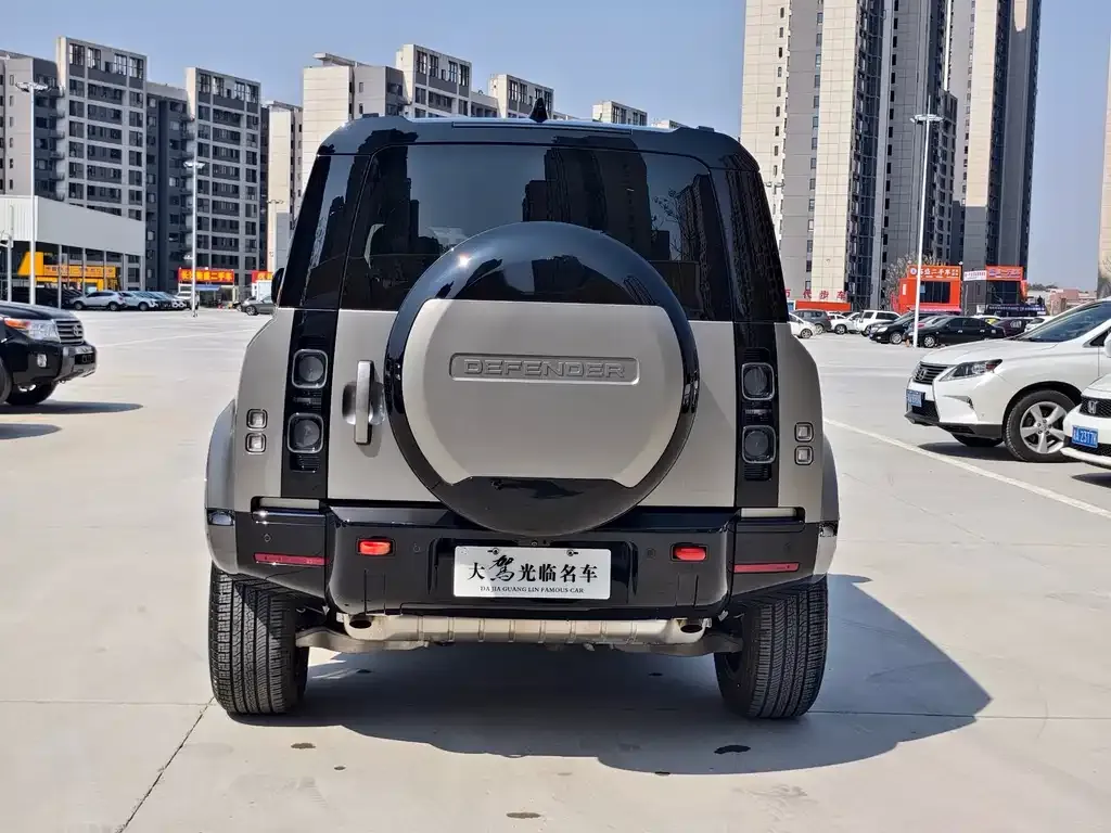 Land Rover Defender — фото 7
