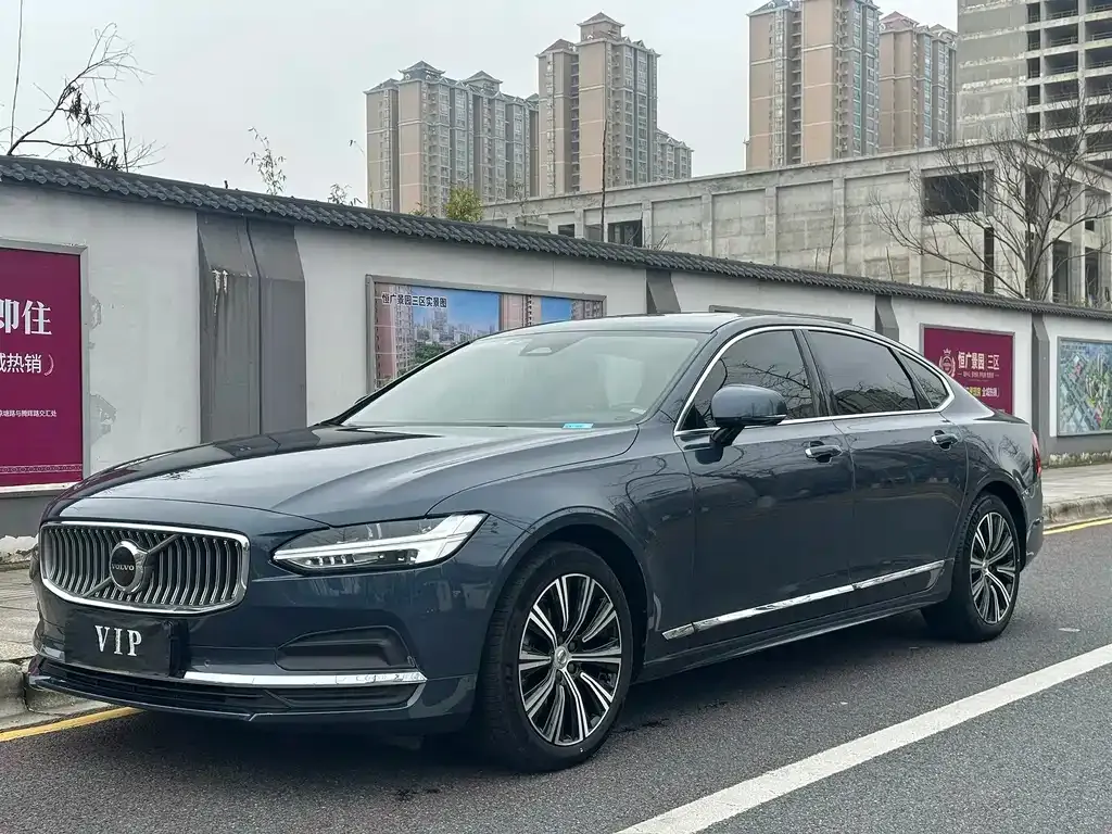 Volvo S90 — фото 1