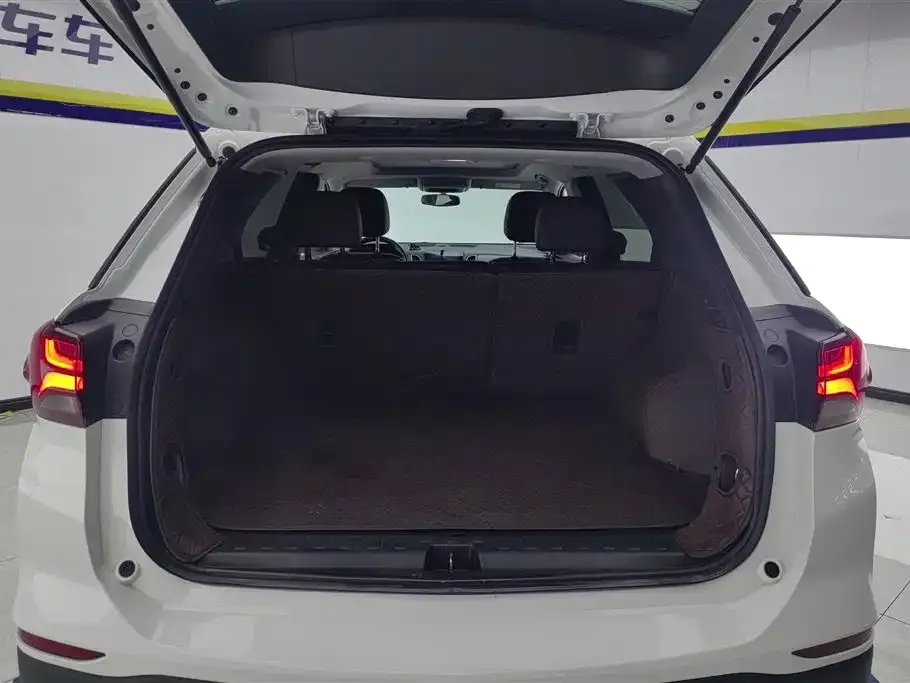 Chevrolet Equinox 2023 из CN, фото 2