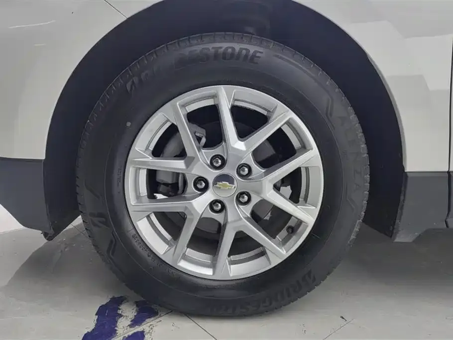 Chevrolet Equinox 2023 из CN, фото 9