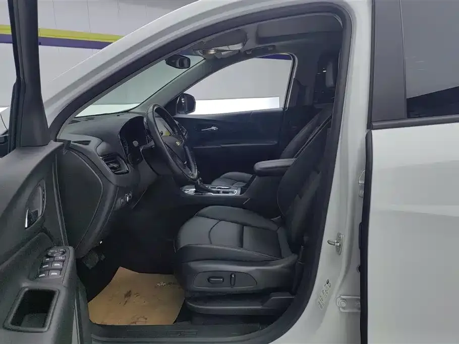 Chevrolet Equinox 2023 из CN, фото 8