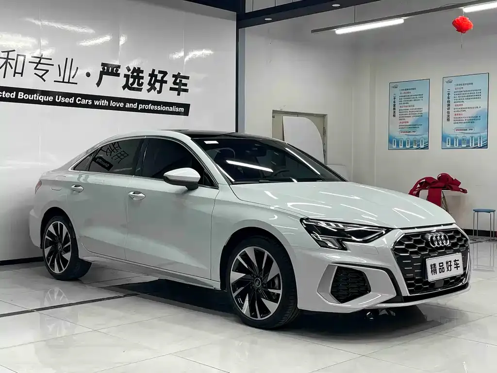 Audi A3 — фото 1