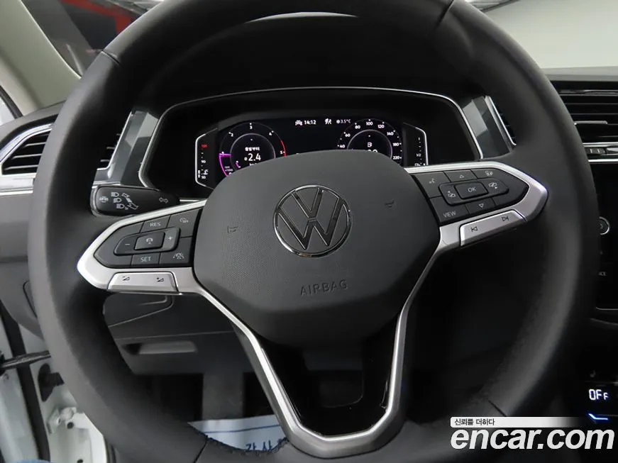 Volkswagen Tiguan — фото 9