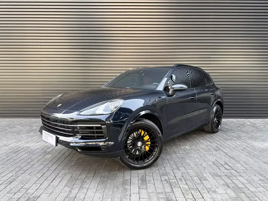 Porsche Cayenne — фото 1