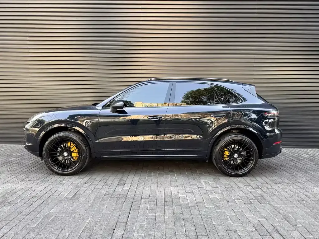Porsche Cayenne — фото 10