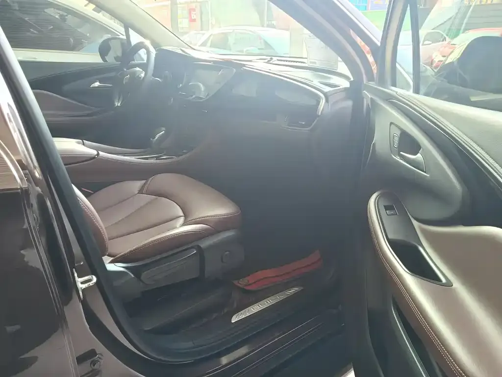Buick Envision Plus — фото 3